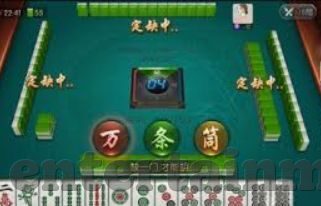 世界杯教练场边拿球-世界杯教练场边拿球，战术调整与心理博弈的微妙瞬间